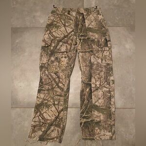 Woman’s Cabela’s Light Green Camo Cargo Pants
